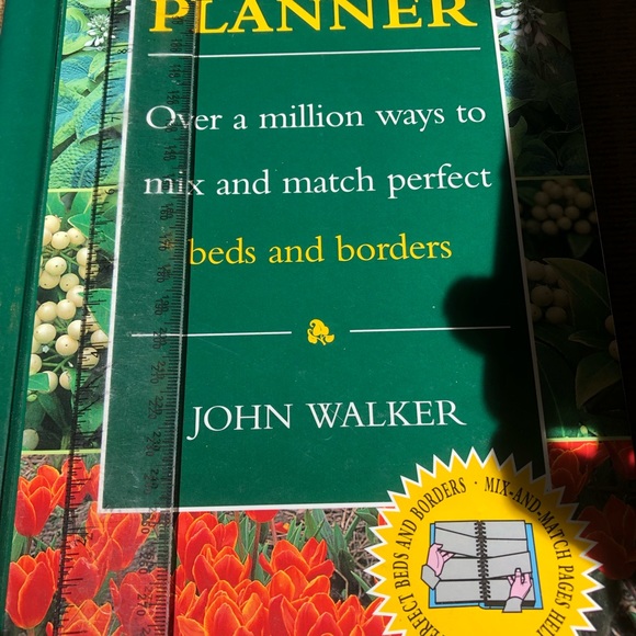 The Garden Planner beds and borders Large hard cover book with flip photos - Picture 3 of 11